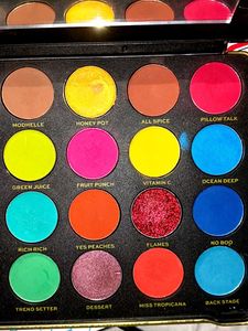Makeup Revolution London eyeshadow palette