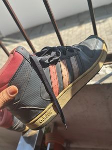 ✨ Adidas Grey Sneakers – Lightly Used, Perfect Con