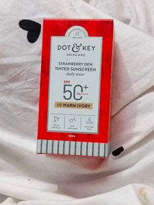 Dot & Key Strawberry Sunscreen
