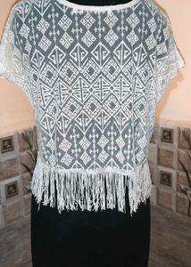 Size S/M 🎁Buy 2 Get 1 Free 🎁White Fringe Top