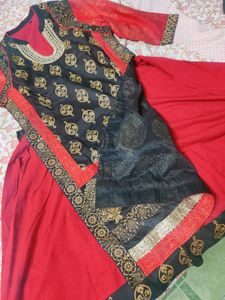 Double Layer Anarkali With Embroidered Neck (xxl)
