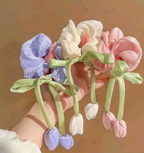 Tulip Scrunchie