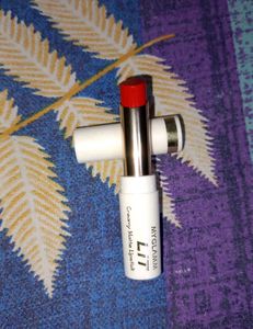 MyGlamm LIT Creamy Matte Lipstick