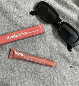 The Og Rhode Lip Tint Shade(toast)
