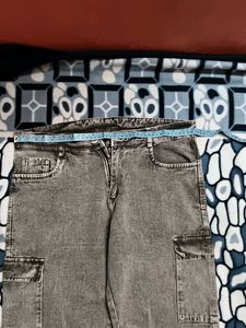 Gray And Black baggy cargo Jean&#39;s