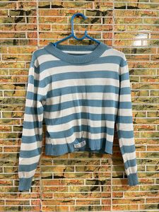 white and blue strips top