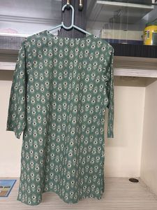 Green Printed Kurti With Tag And Free Earrings