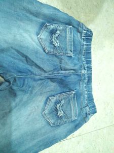 Ripped embellished Jeans