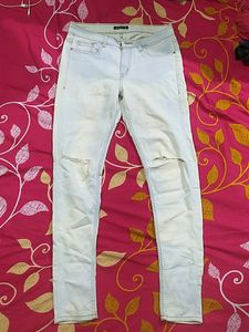 Knee Slash Jeans
