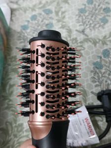Vega Hair Dryer Brush