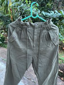 army green pant