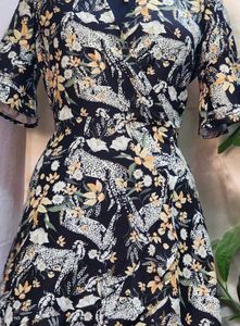 Floral Print Wrap Like Dress With Side Zipper
