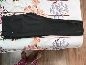 Black Denim Capri pant