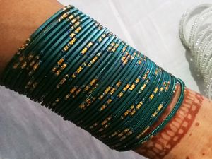 BANGLES SET....💚💓🤍