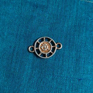 92.5 Om Charm