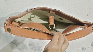 leather hand bag