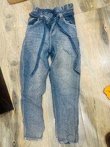 Jeans With Belt
