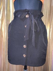 Chic Black Skirt