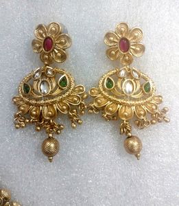 Matt Gold Finish Necklace Set.