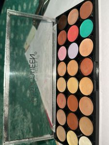Huda Queen Contour/concealer Palette