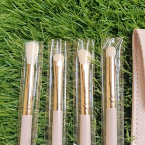 Iconic London Makeup Brush