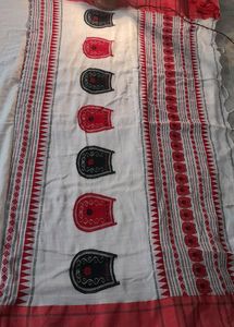 Beautiful White Saree With Red Border