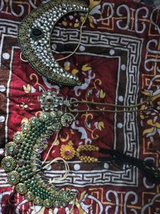Two Choker Set With 1maglsutr And Pendant Pendan