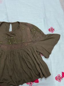 Women Green Top