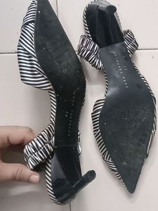 Authentic ZARA Black and white Striped Pointed