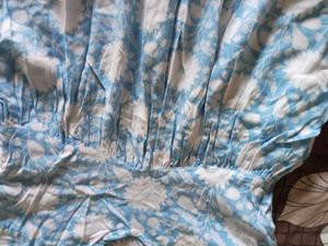 Chic Blue &amp; White Floral Pattern Mini Dress