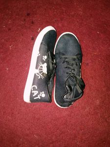 Black Graphic Print Sneakers
