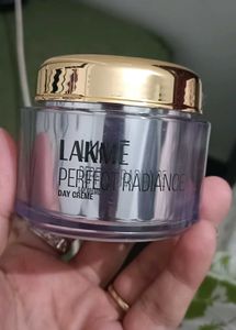 Lakmi Perfect Radiance Day Cream