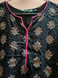 Avaasa Black Kurti