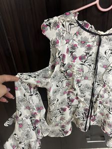 V Pretty Top