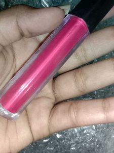 I Am Selling Lipstick