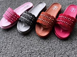 Cute Bow Detail Slides
