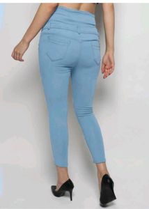 High-Waisted Jeans