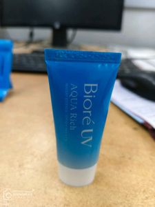 Biore UV Aqua Rich Watery Essence