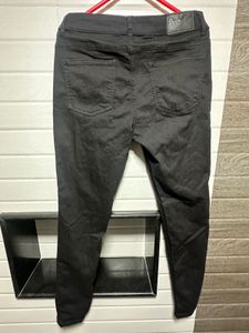 Max UAE Skinny Medium Rise Black Jeans