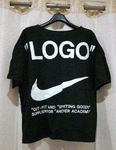 Nike &#34;LOGO&#34; Black Tee