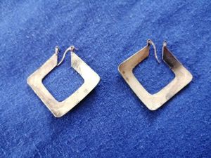 AJIO - Geometric Patterned Hoop Earrings