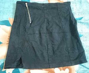 Chic Black Mini Skirt