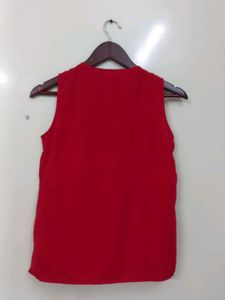 Vanheusen Red Sleeveless Top