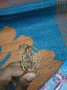 Beutiful golden earrings 😍