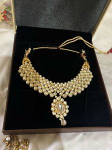 Elegant Pearl &amp; Crystal Statement Necklace