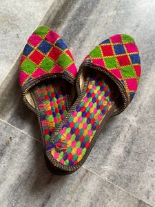 Multicolour Juttis
