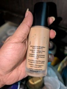 Bobbi Brown Foundation