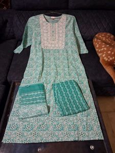 Elegant Kurta Set L Size 40