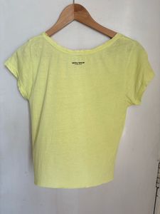 Tally Basic Yellow V-Neck Tee