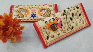 Exquisite Embroidery Clutch - Artisanal Touch Set2